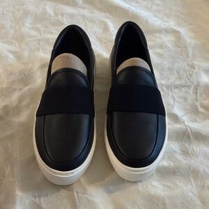 UGG W Chayze Women's Black Slip-On Loafer